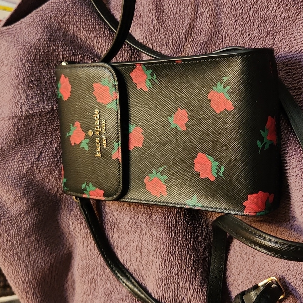 Small Kate Spade crossbody/ phone bag